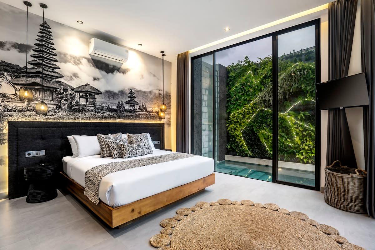 Villa Umalas, Bali - one large bedroom (night view)