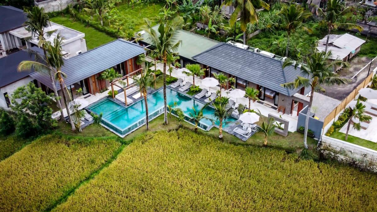 Drone view of the villa and its natural surroundings 