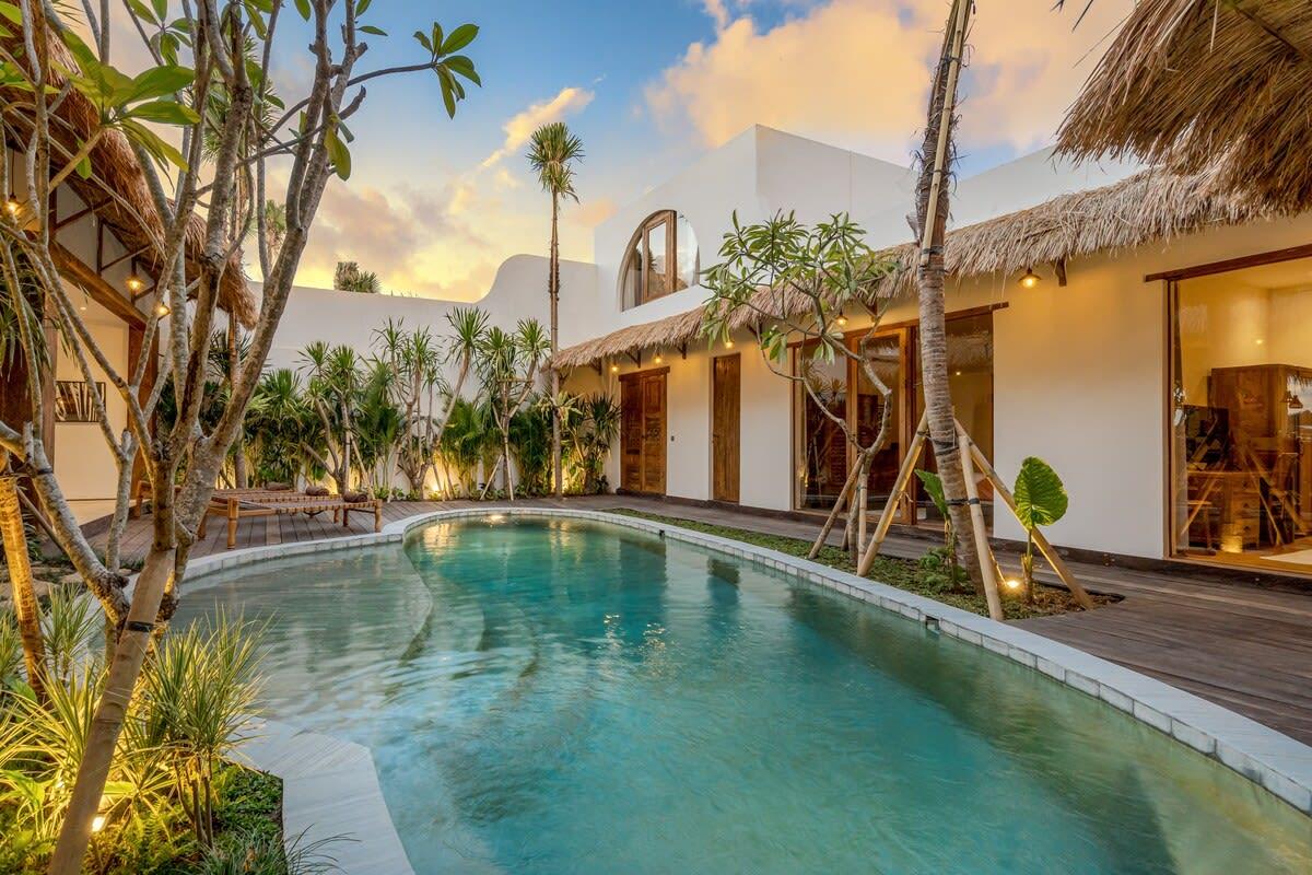 Amazing pool with sunset light