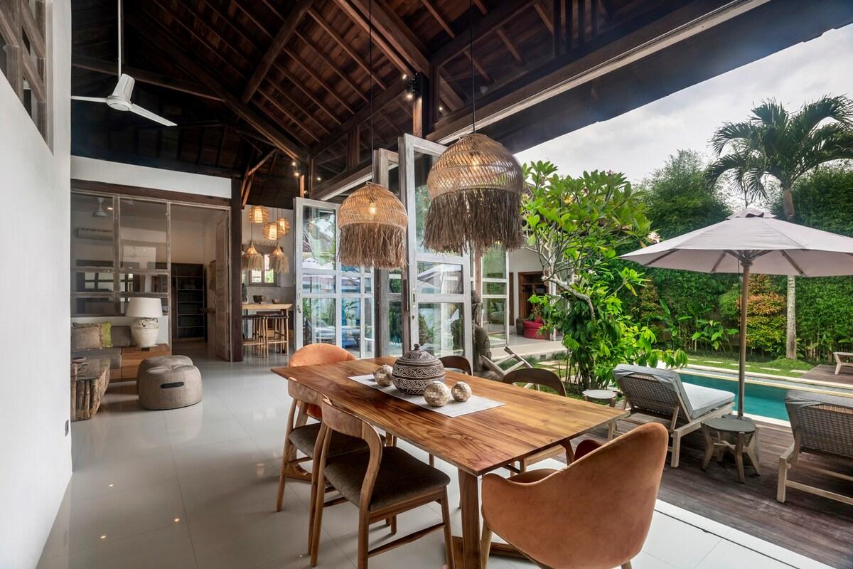 Open Dining Area