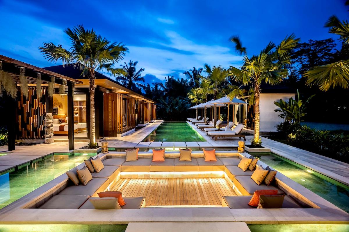 Modern 5 bedroom villa, surrounded by nature and rice fields.