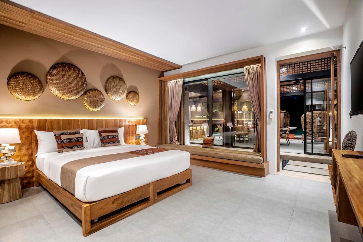 Traditional Decoration in the Bedroom